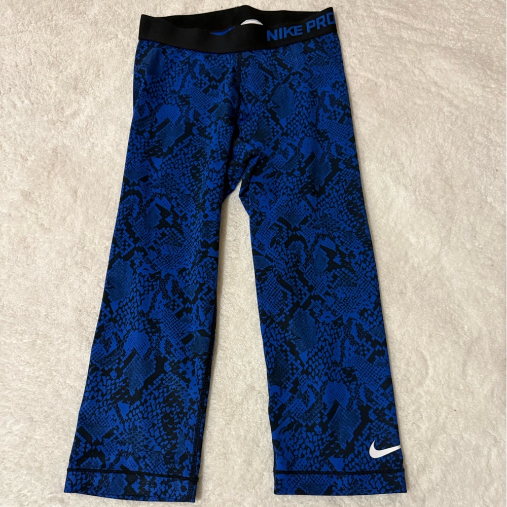 NIKE Dri-Fit Capri Legging